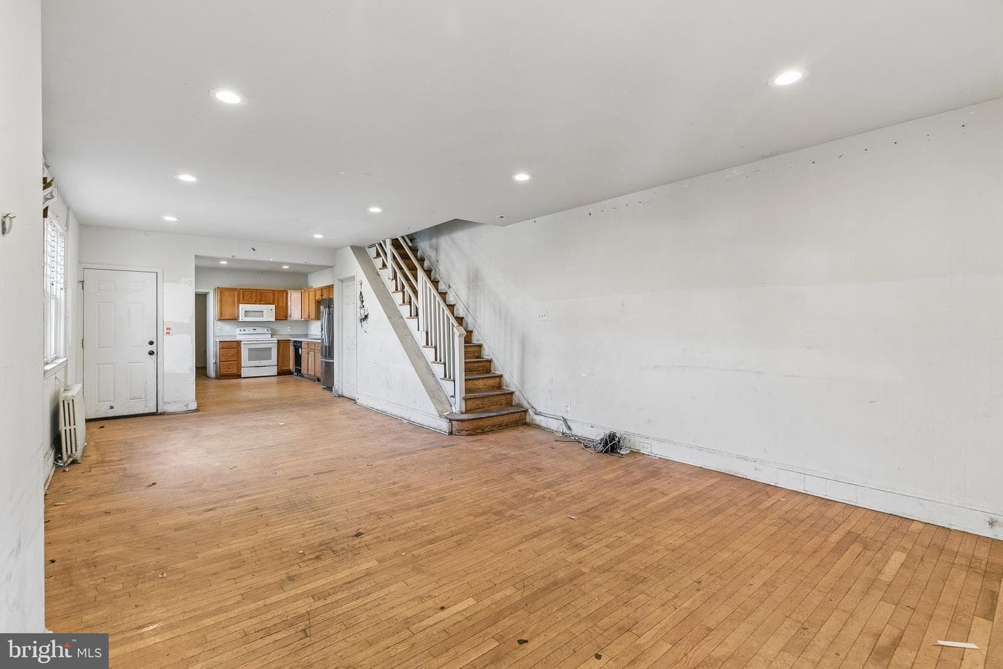 2110 W Chew Avenue photo 4