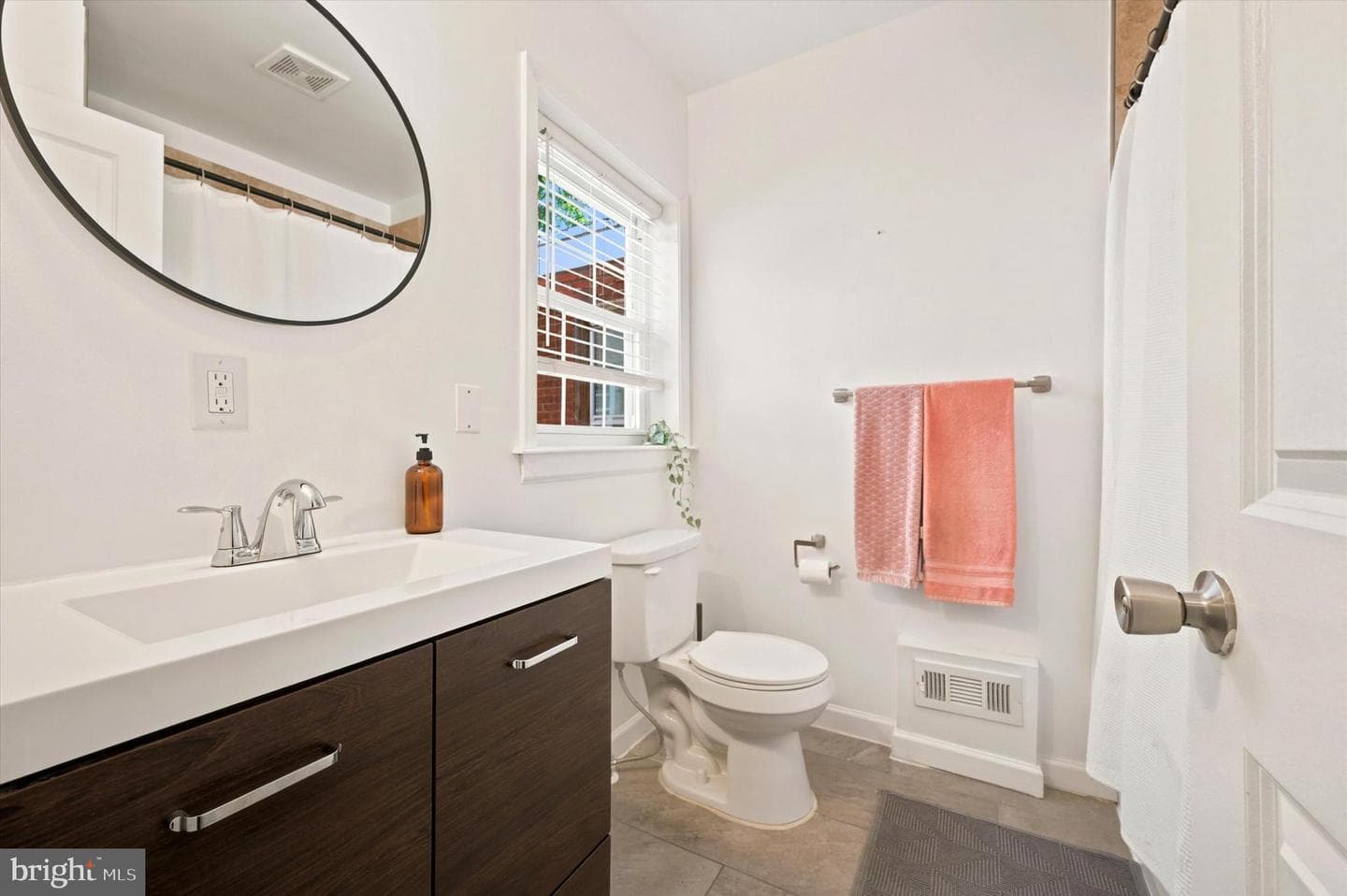 3849 Mount Vernon Street photo 12
