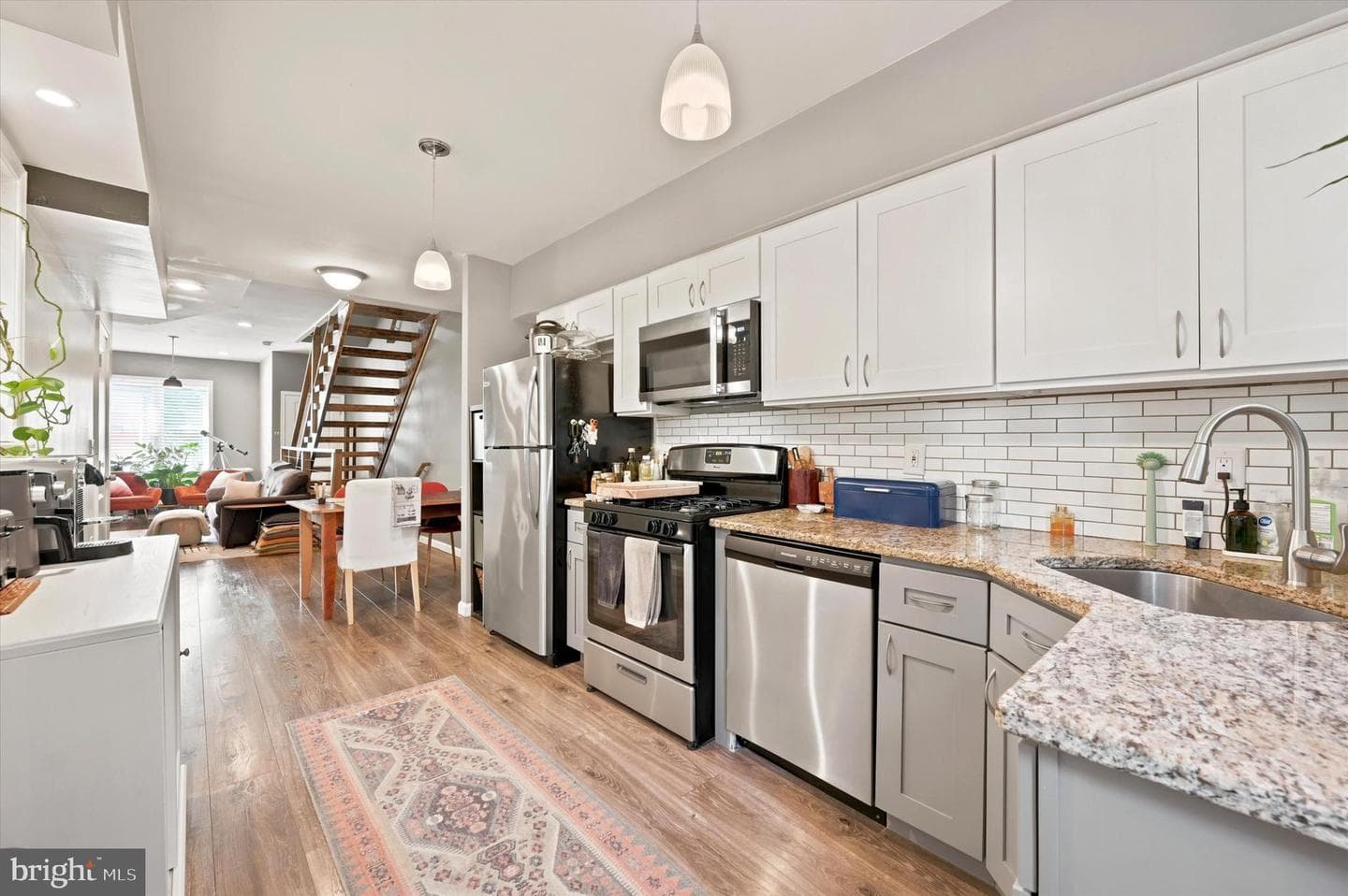 3849 Mount Vernon Street photo 8