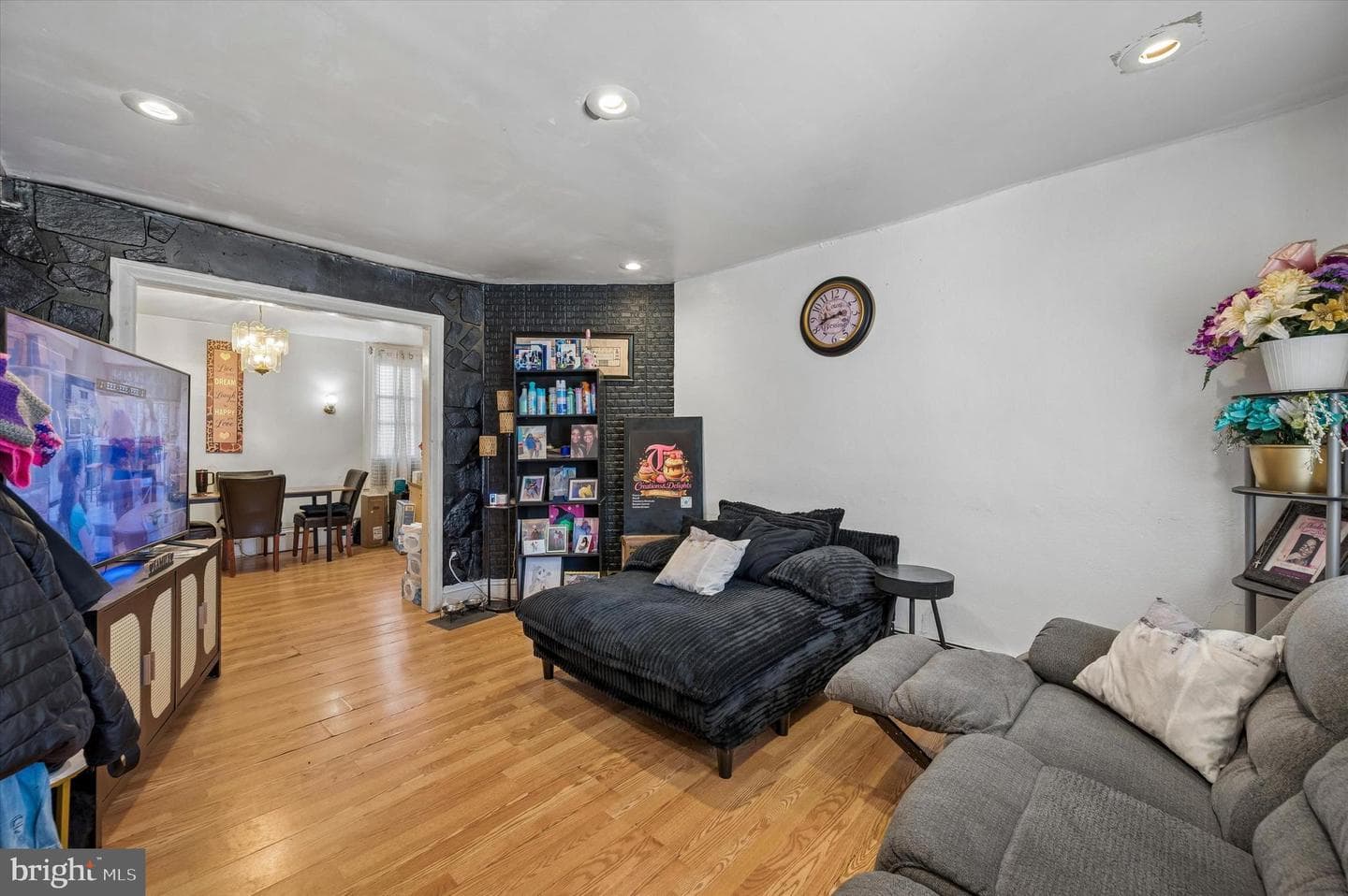 143 W Spencer Avenue photo 23