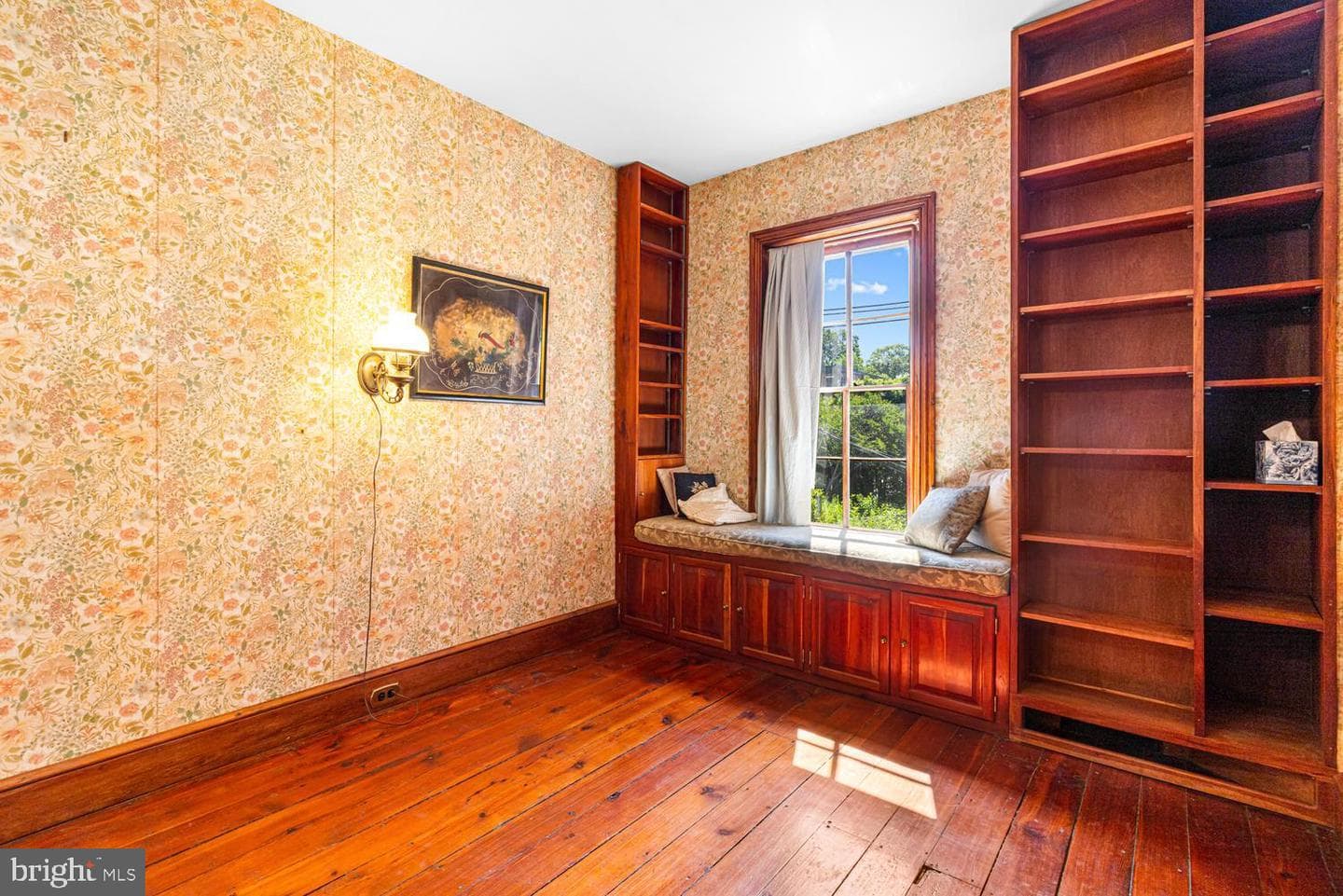56 W Penn Street photo 20