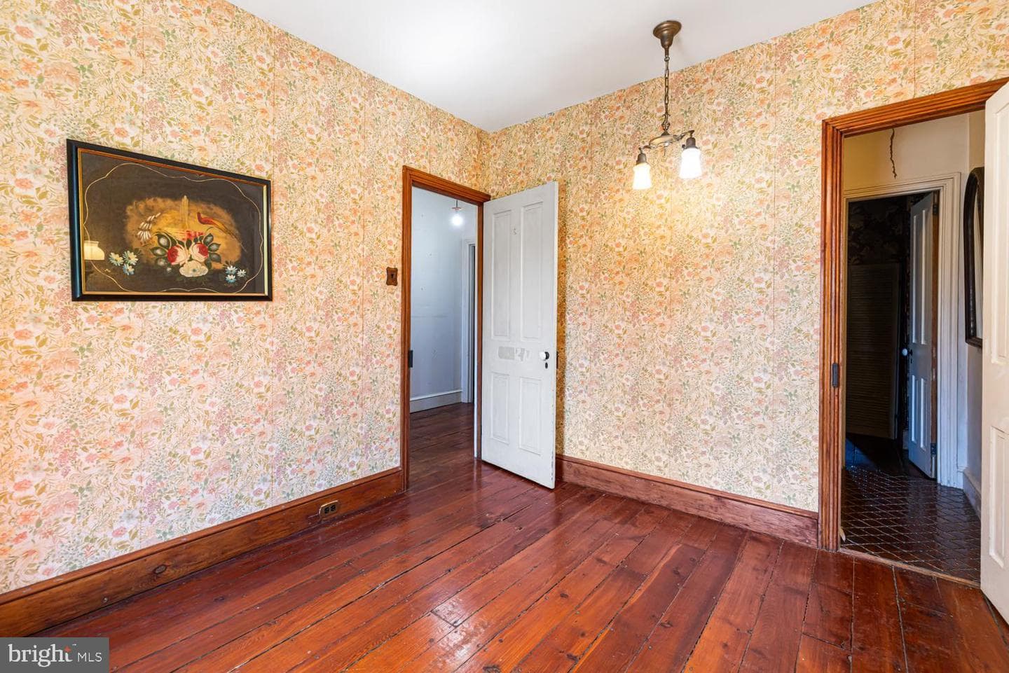 56 W Penn Street photo 23