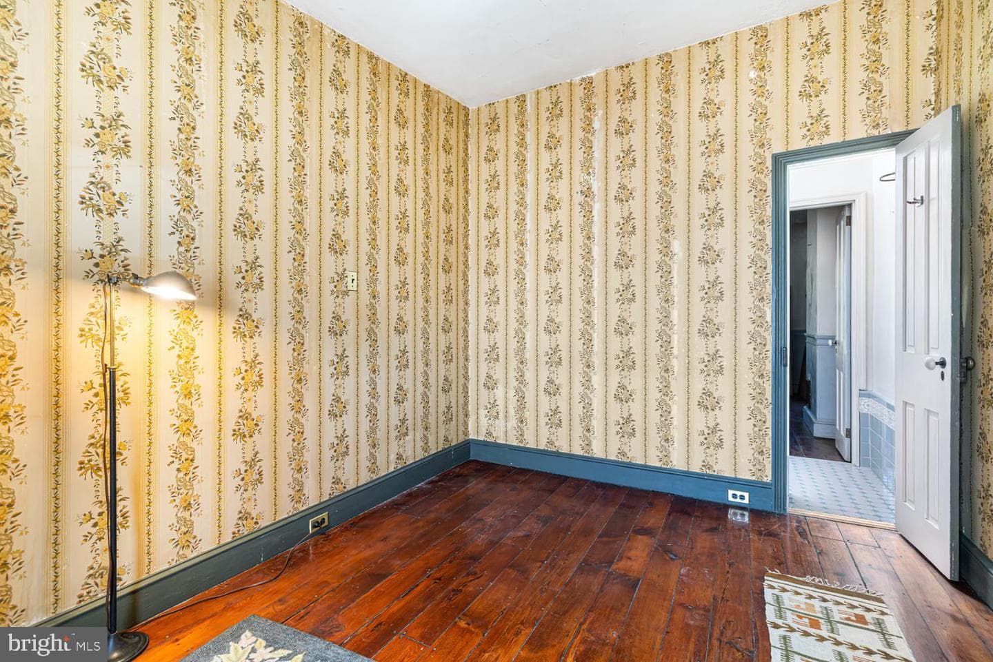 56 W Penn Street photo 29