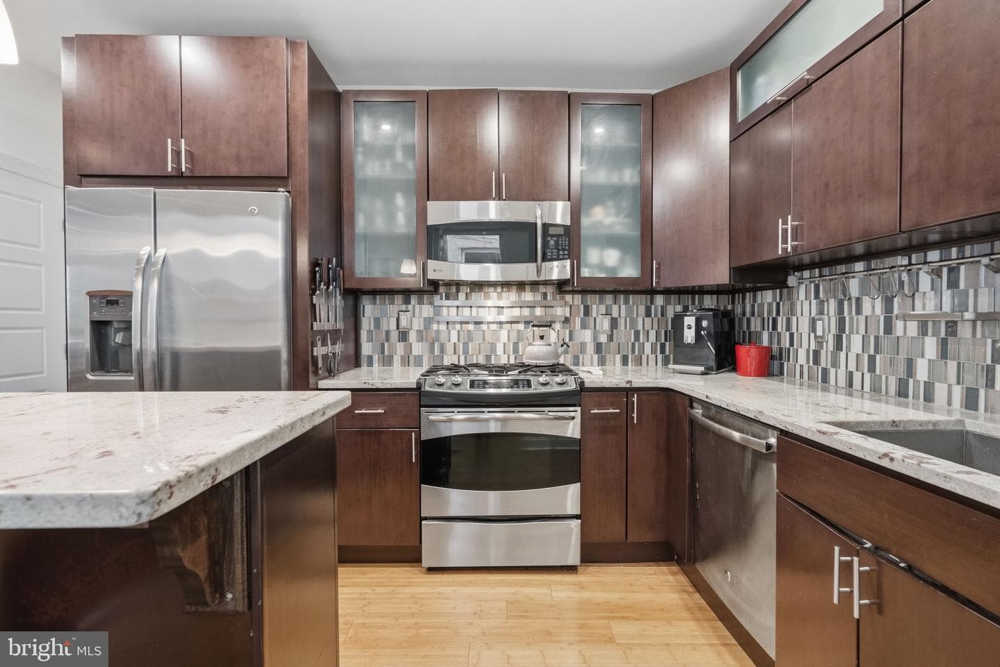 2233 Bainbridge Street photo 10