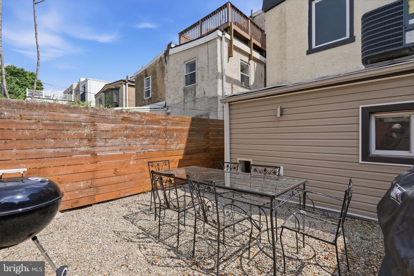 2233 Bainbridge Street photo 28