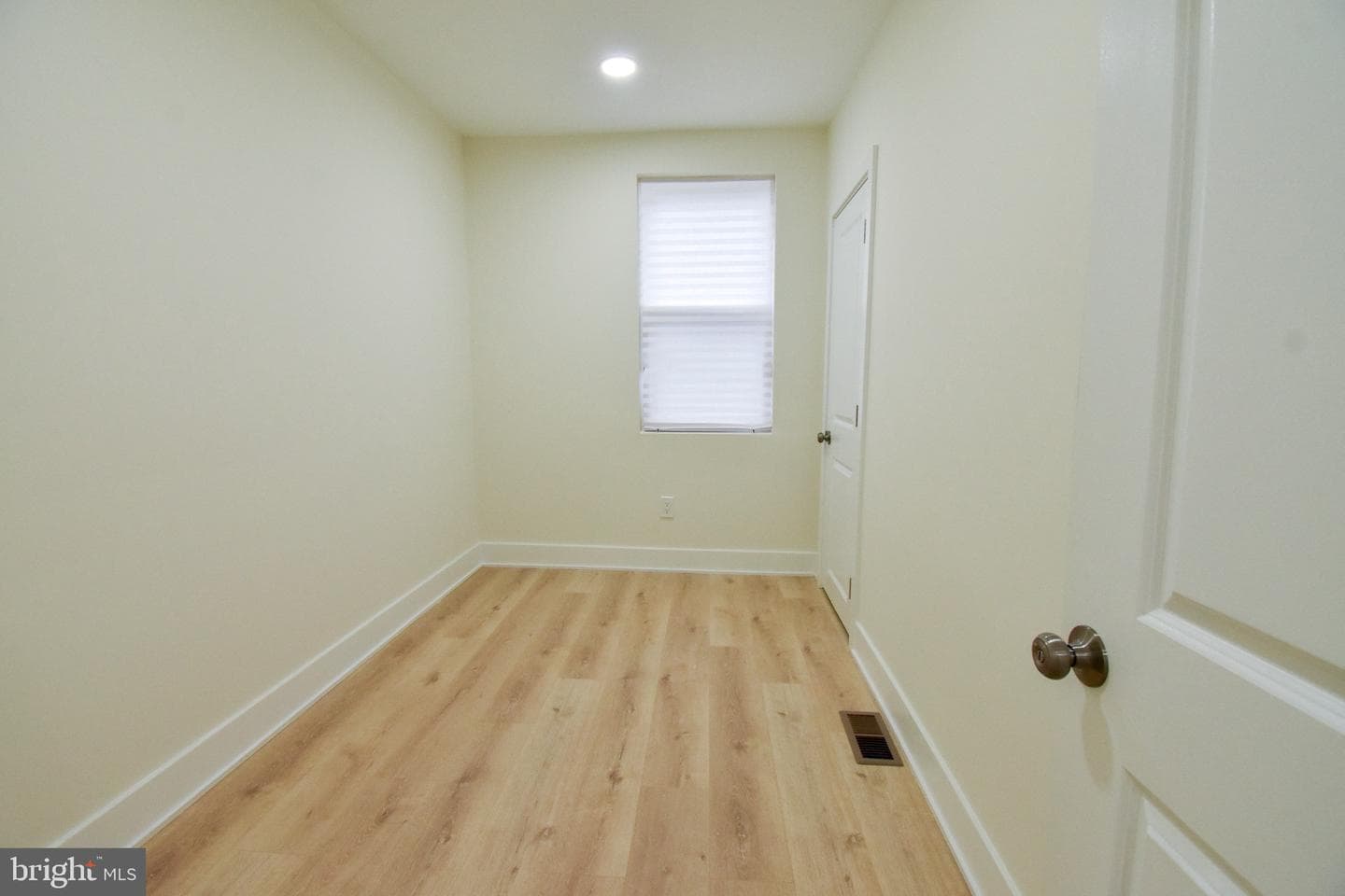 5814 Crittenden Street photo 20
