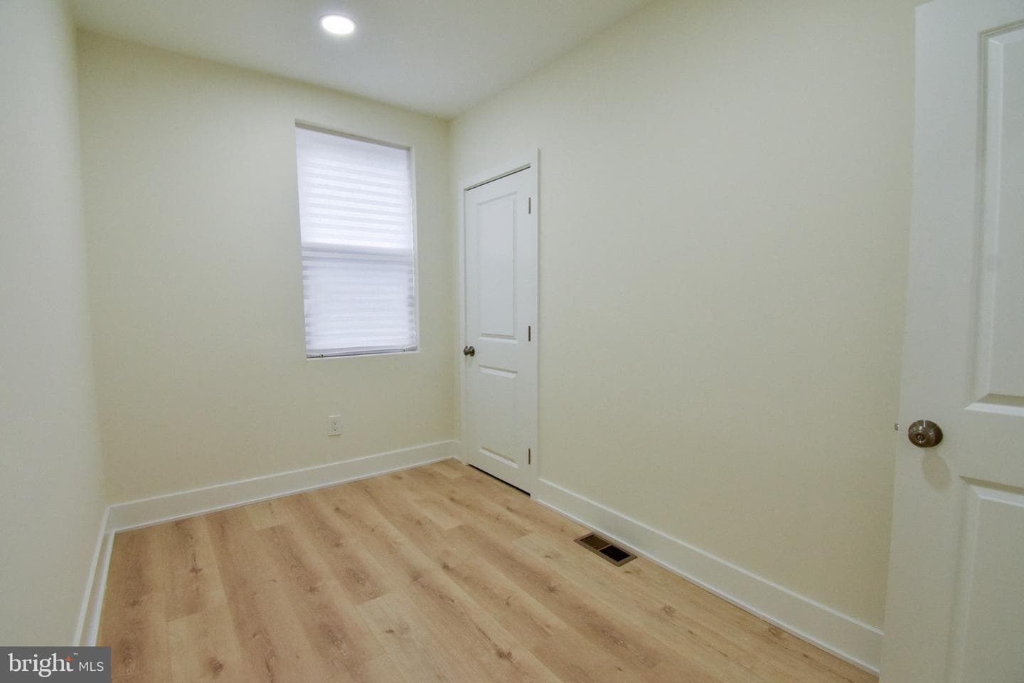 5814 Crittenden Street photo 21