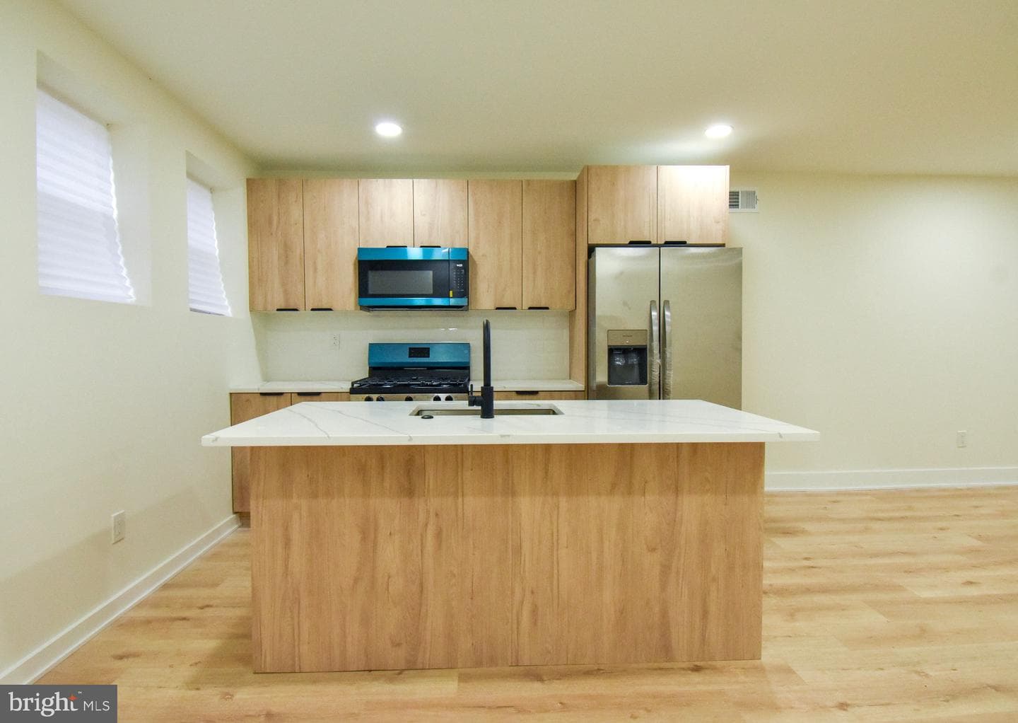 5814 Crittenden Street photo 9
