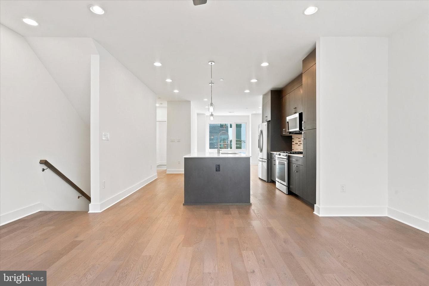 1420 S Howard Street photo 31