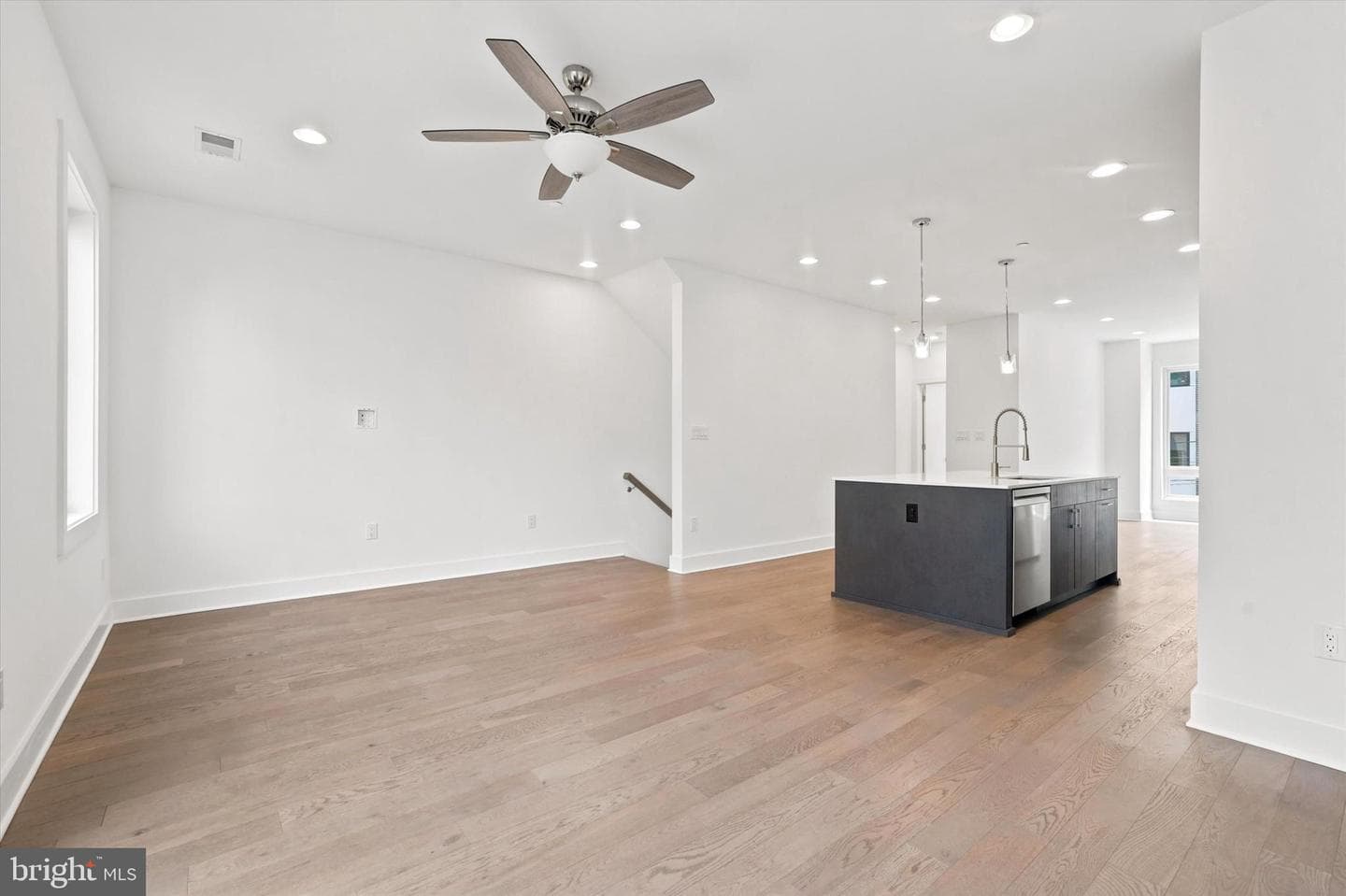 1420 S Howard Street photo 32