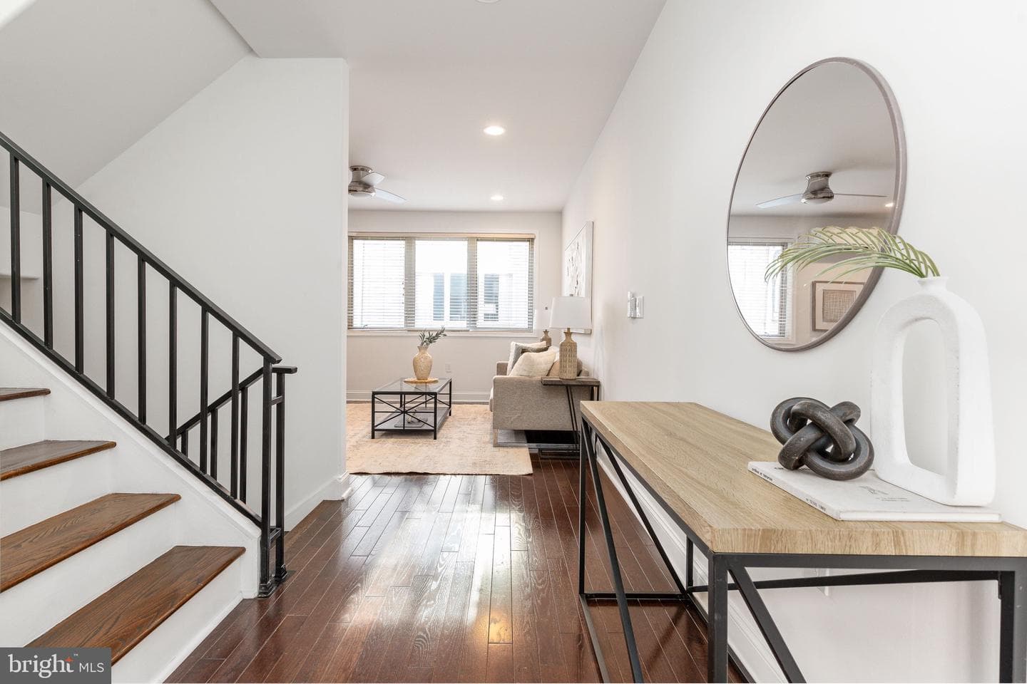 752 S Hicks Street photo 16