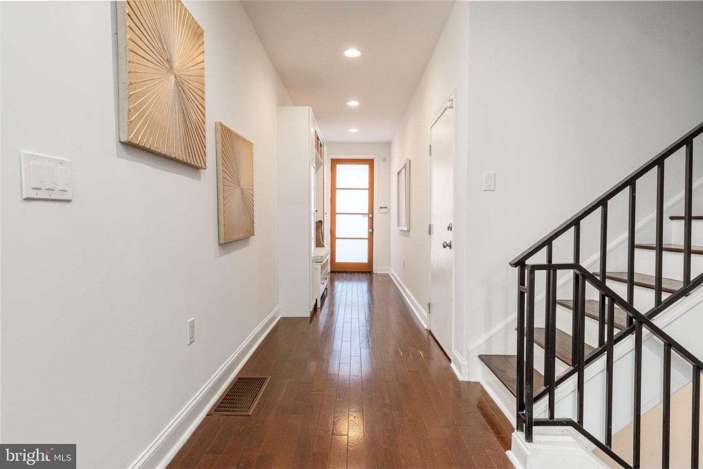 752 S Hicks Street photo 5