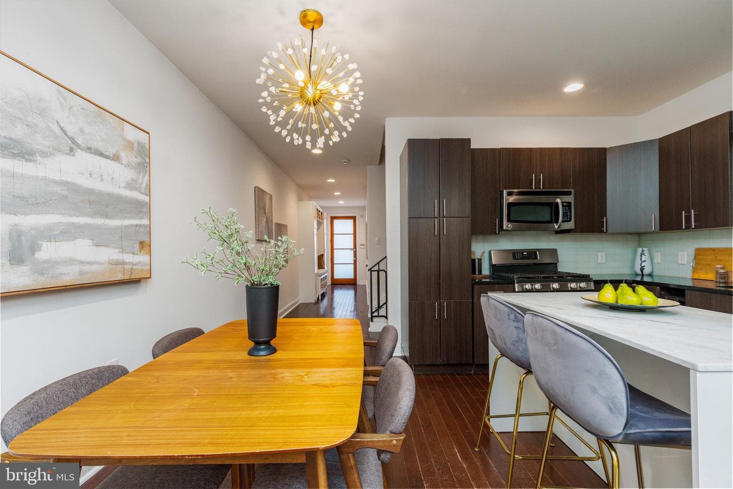 752 S Hicks Street photo 8