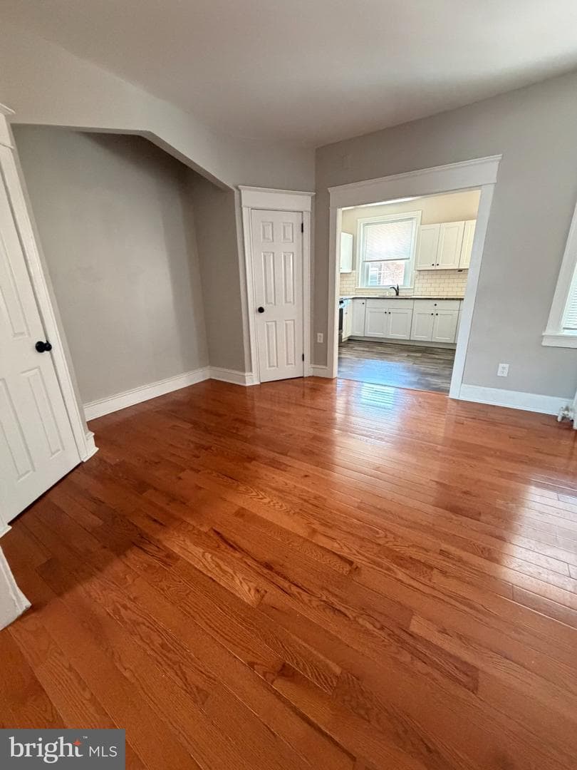 4718 Sheffield Avenue photo 7