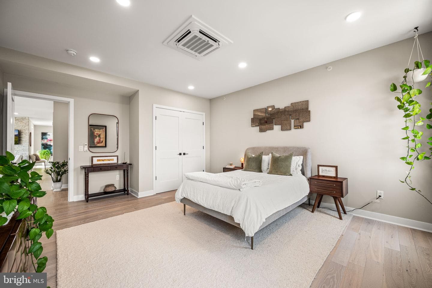 716 N 15th Street #501 photo 13