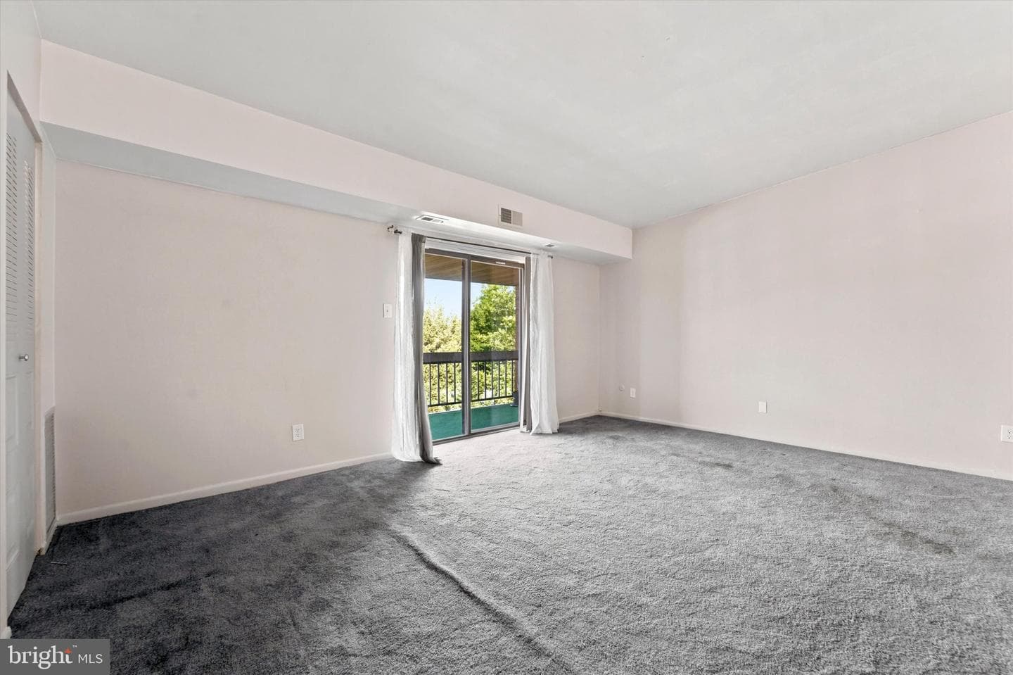 58201 Delaire Landing Road #201 photo 7