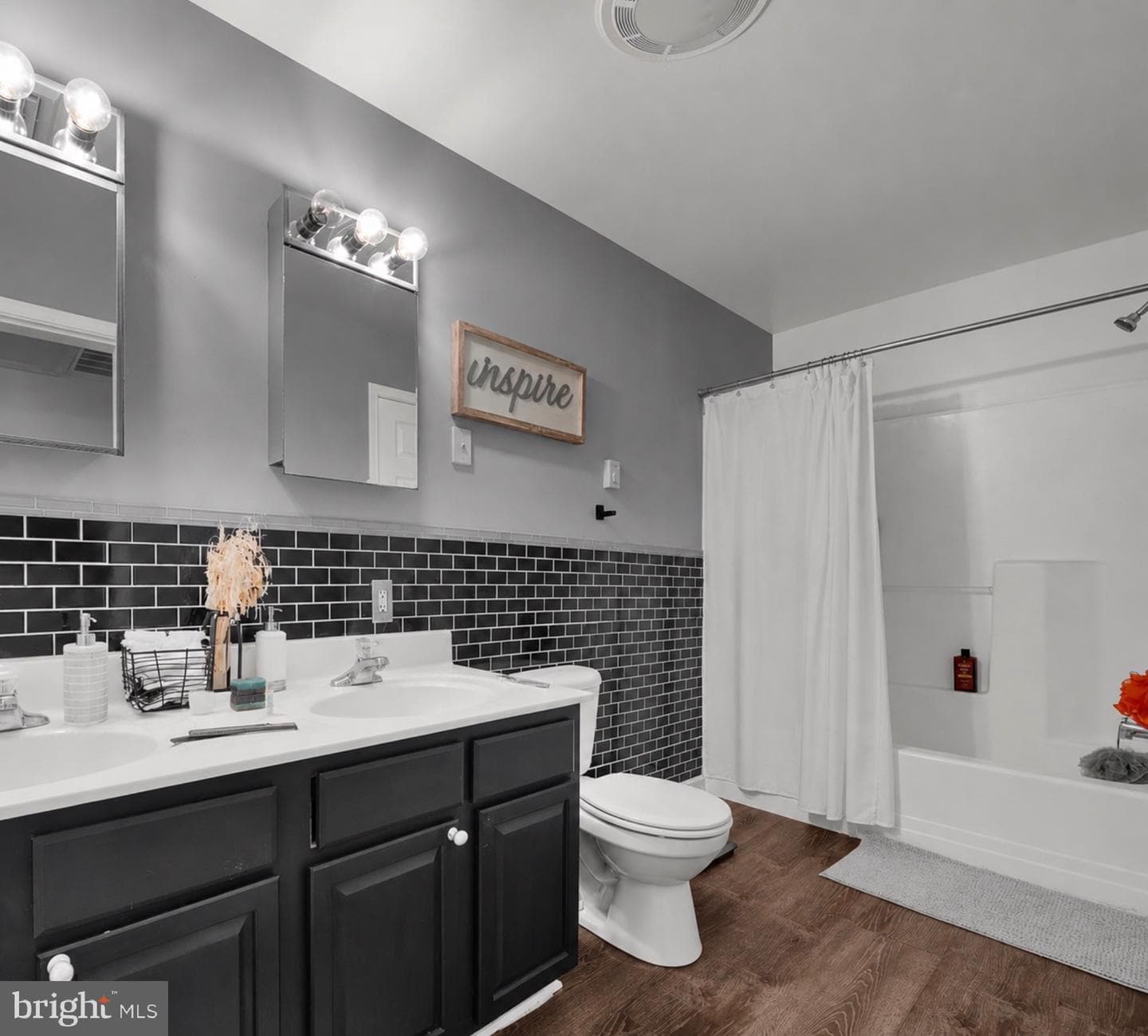 1113 N Orianna Street photo 15