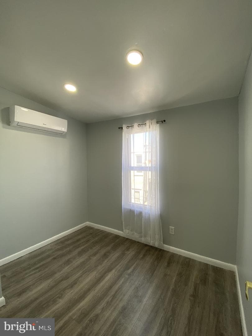 345 Winton St photo 11