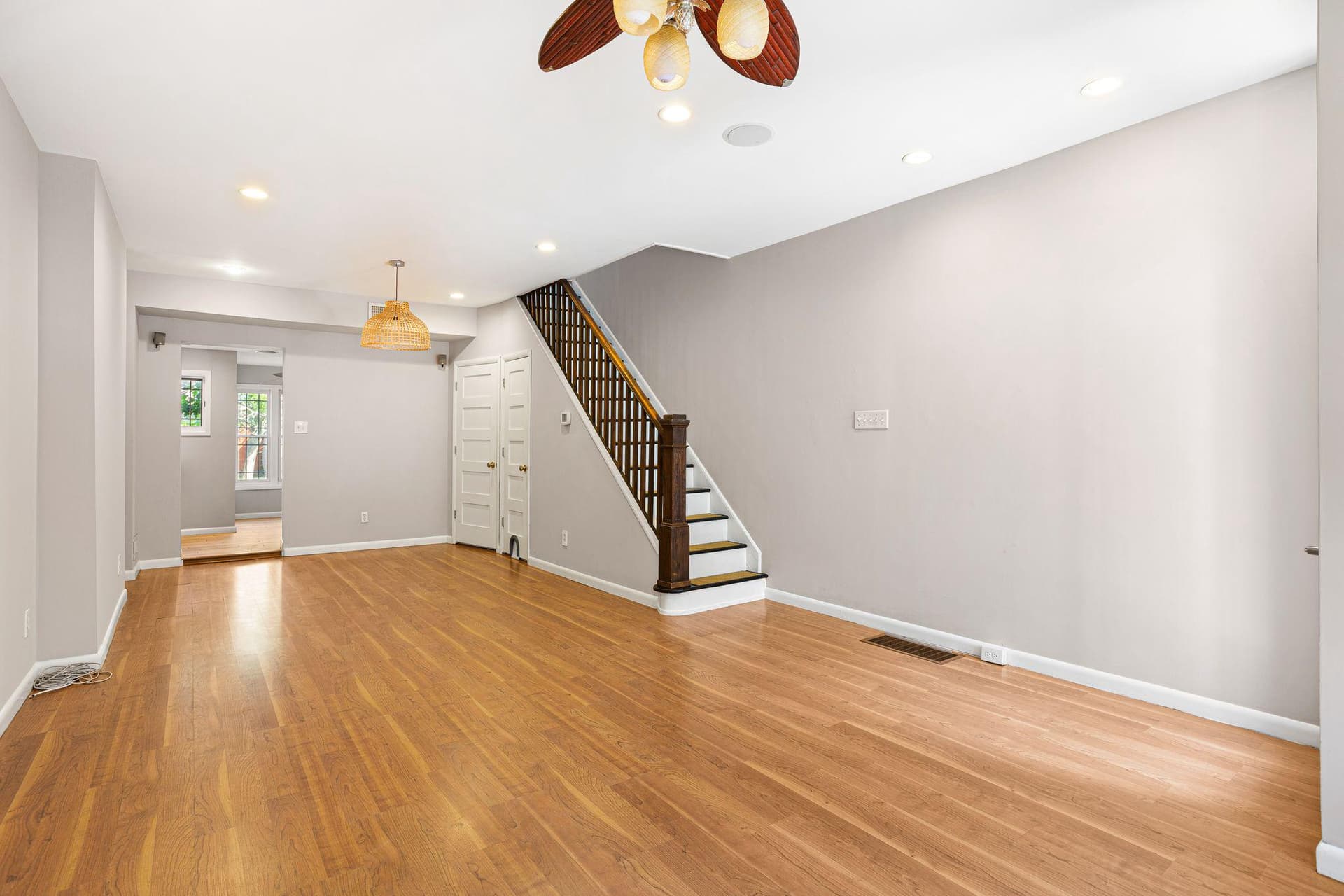 851 Moyer Street photo 5
