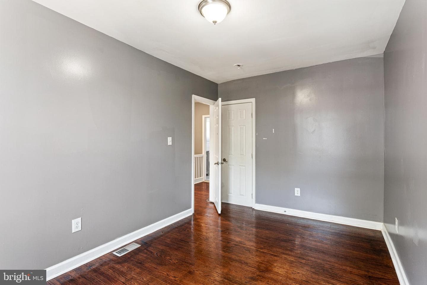 5904 Turner Street photo 23