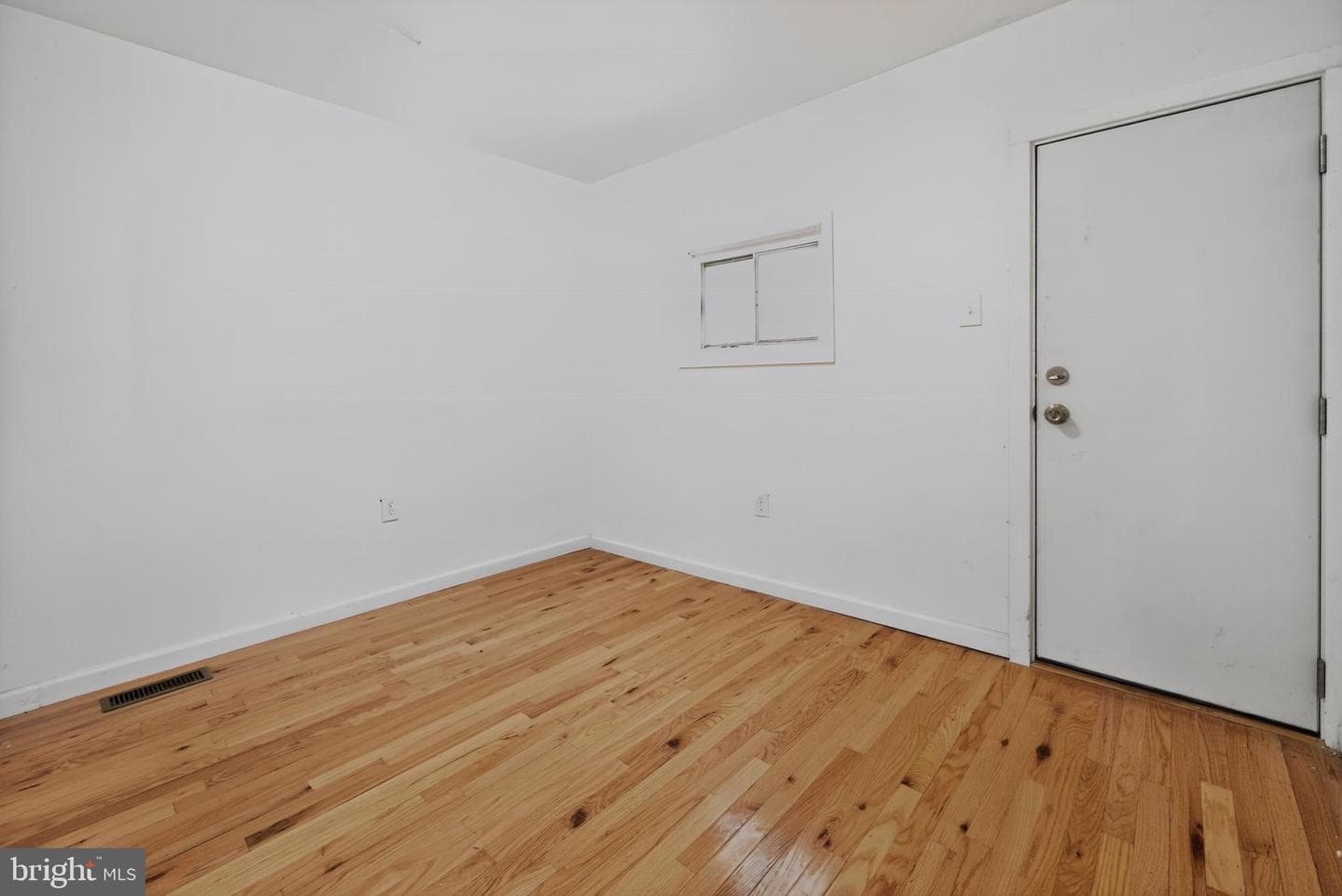 2431 W Sergeant Street photo 10