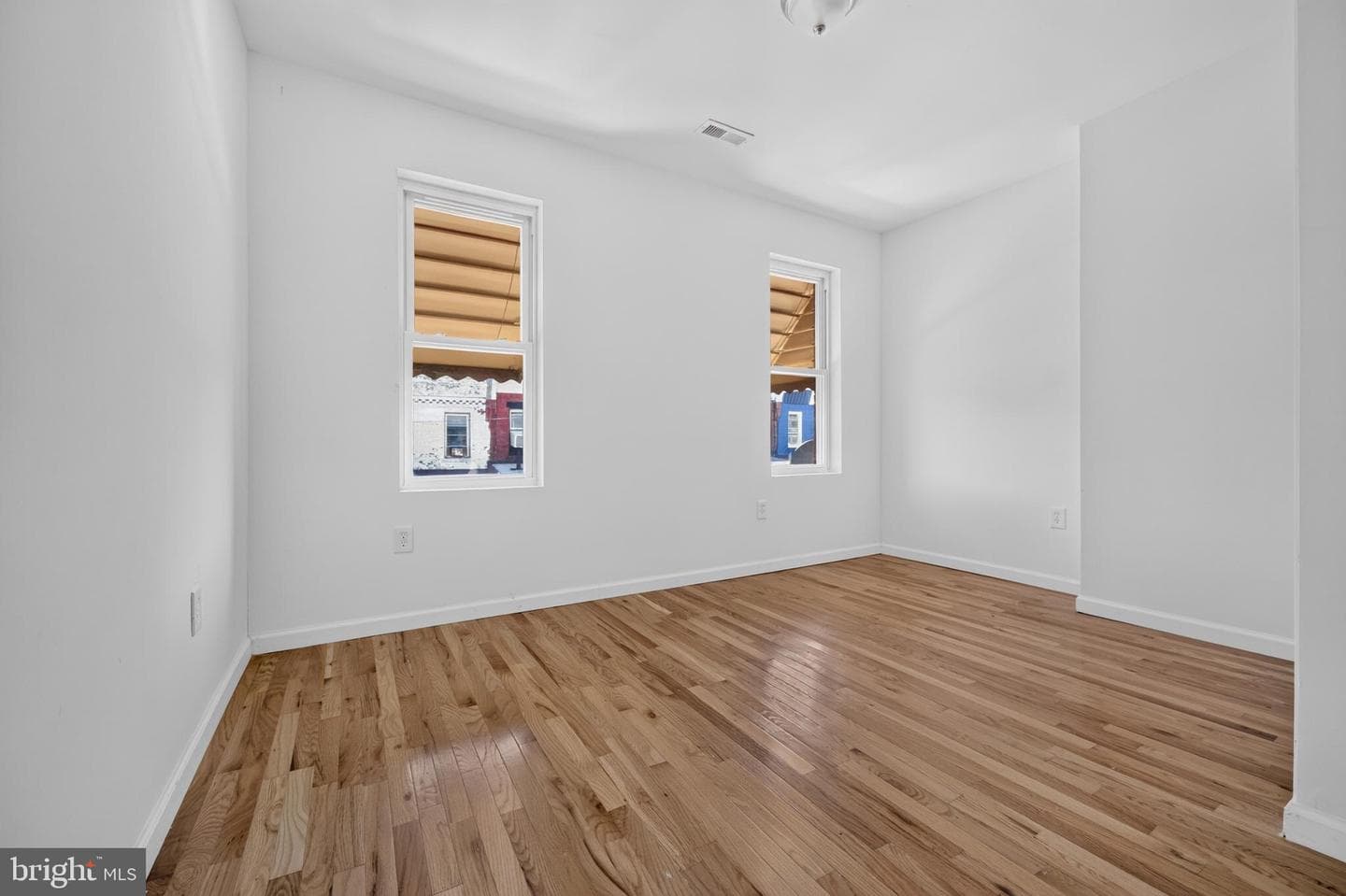 2431 W Sergeant Street photo 18