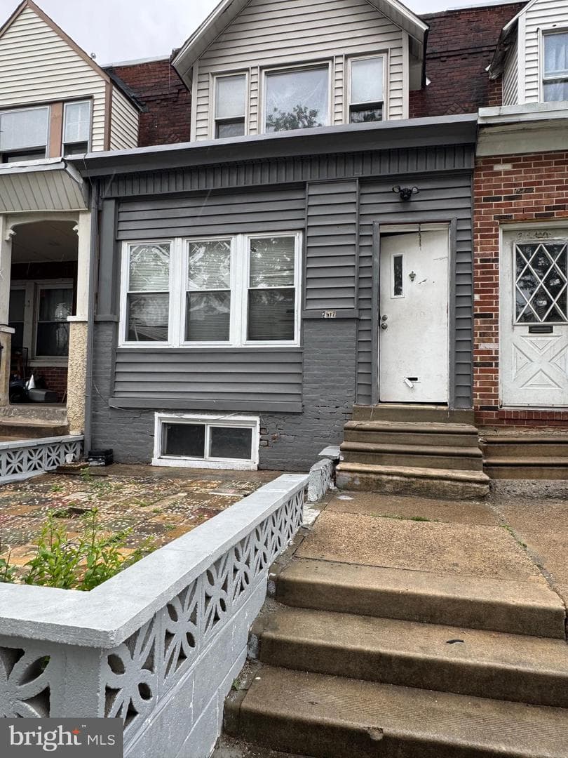 2512 S 61st Street, Philadelphia