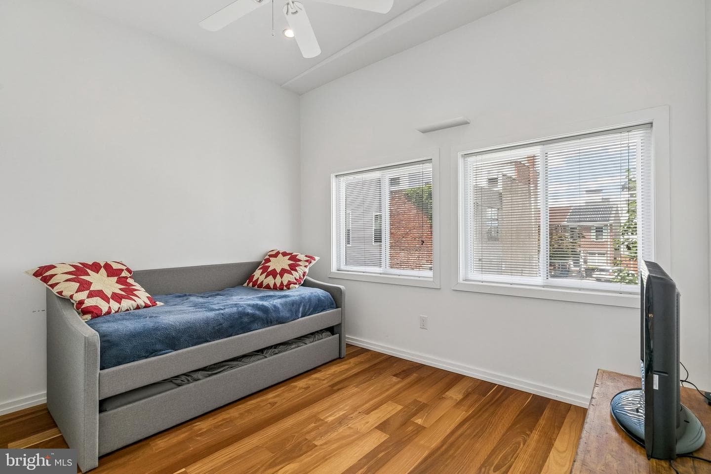 407 Fairmount photo 22