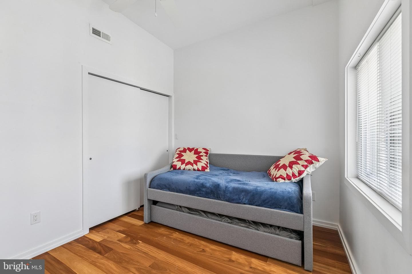 407 Fairmount photo 23