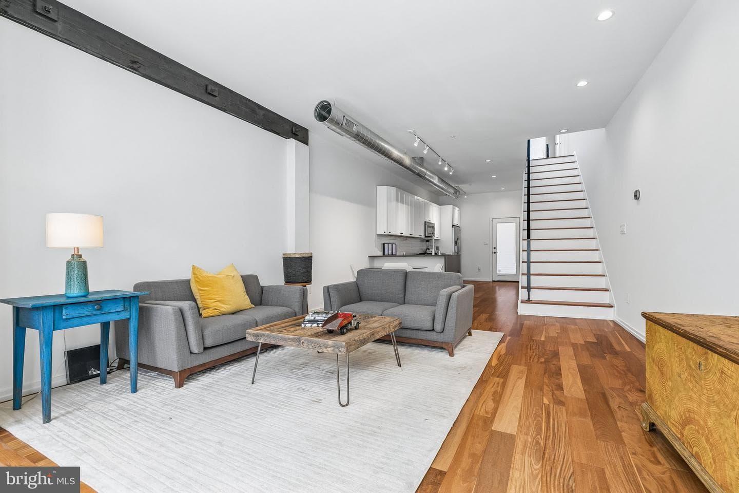 407 Fairmount photo 4
