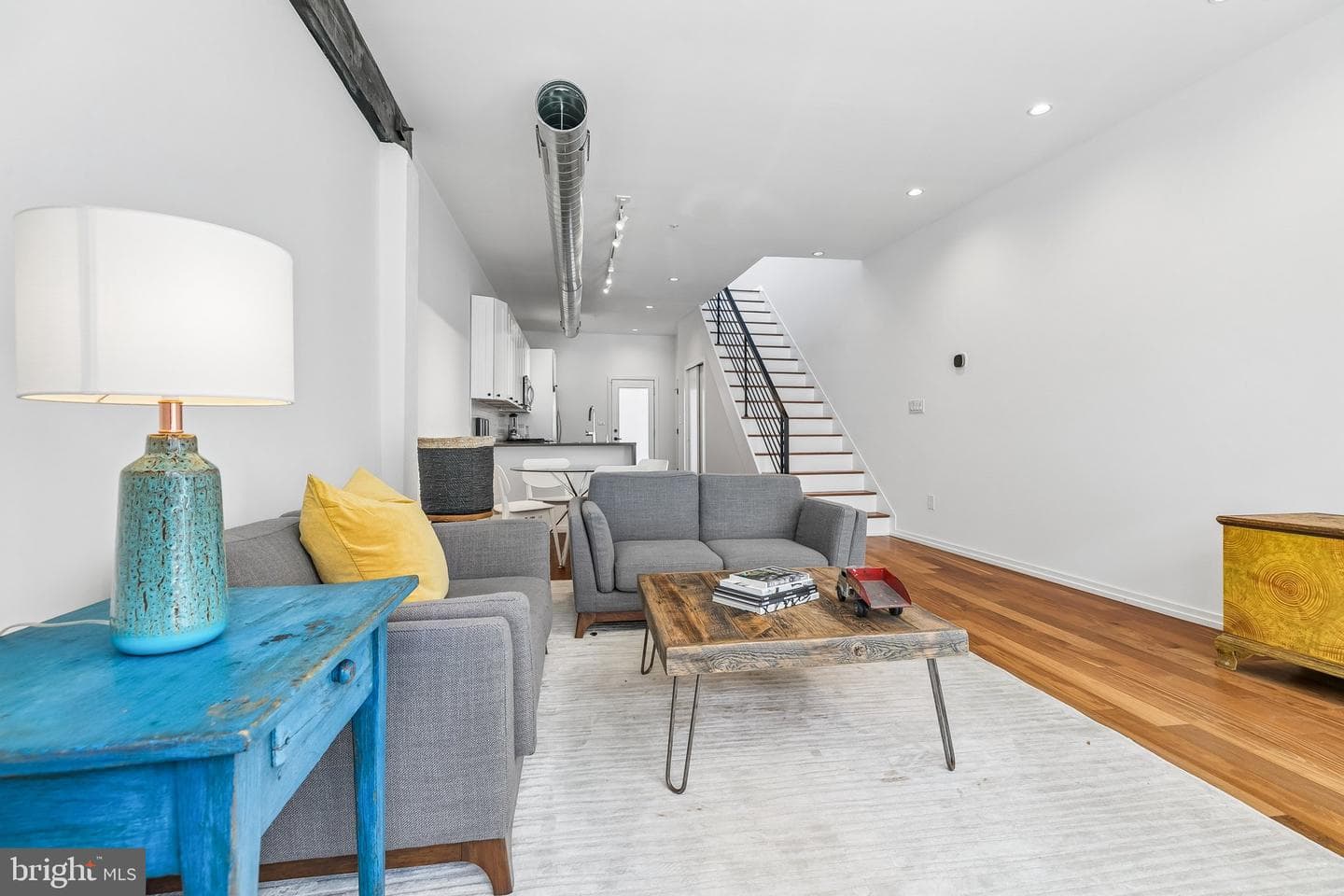 407 Fairmount photo 5