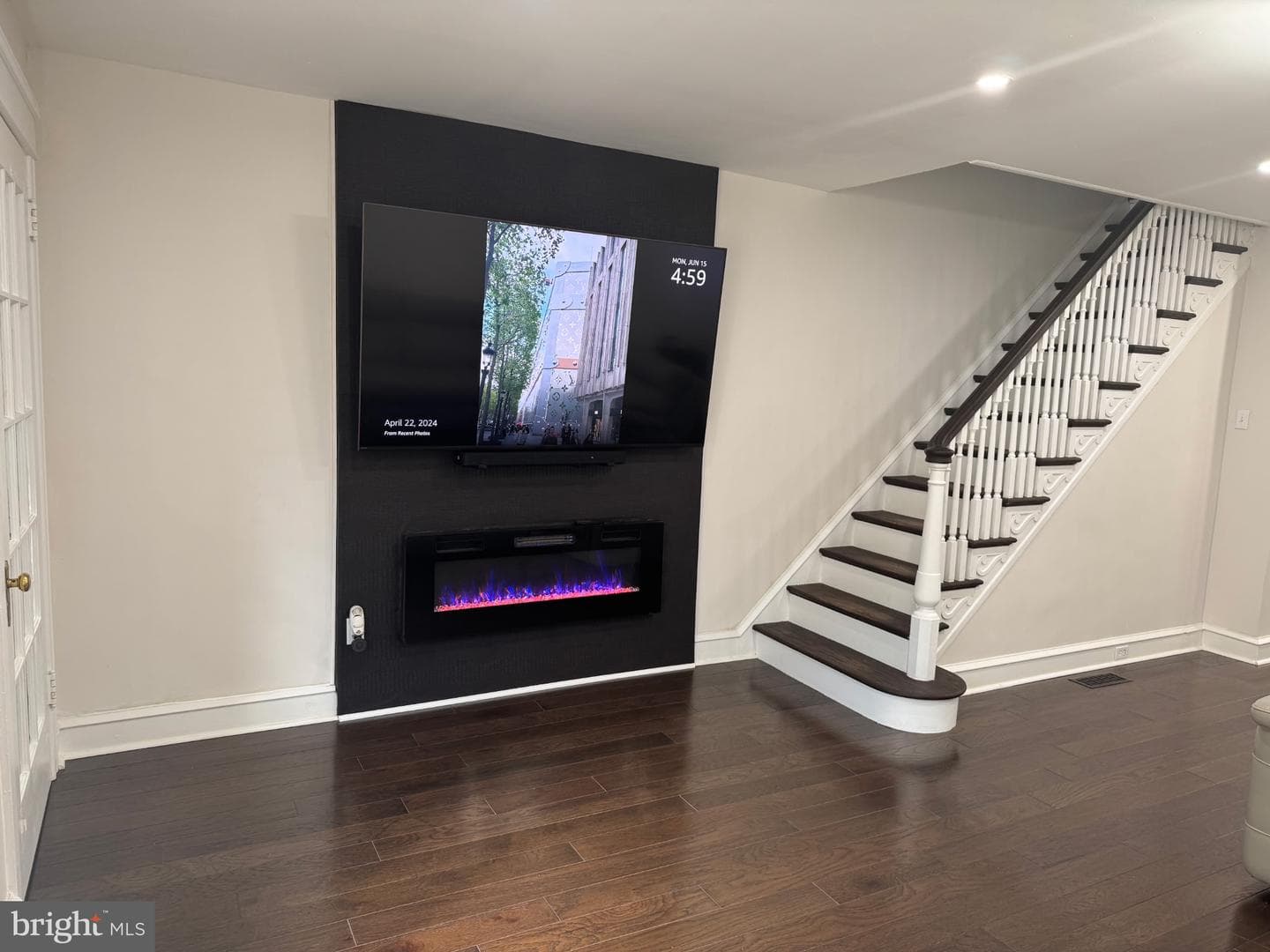 1856 Mohican Street photo 3