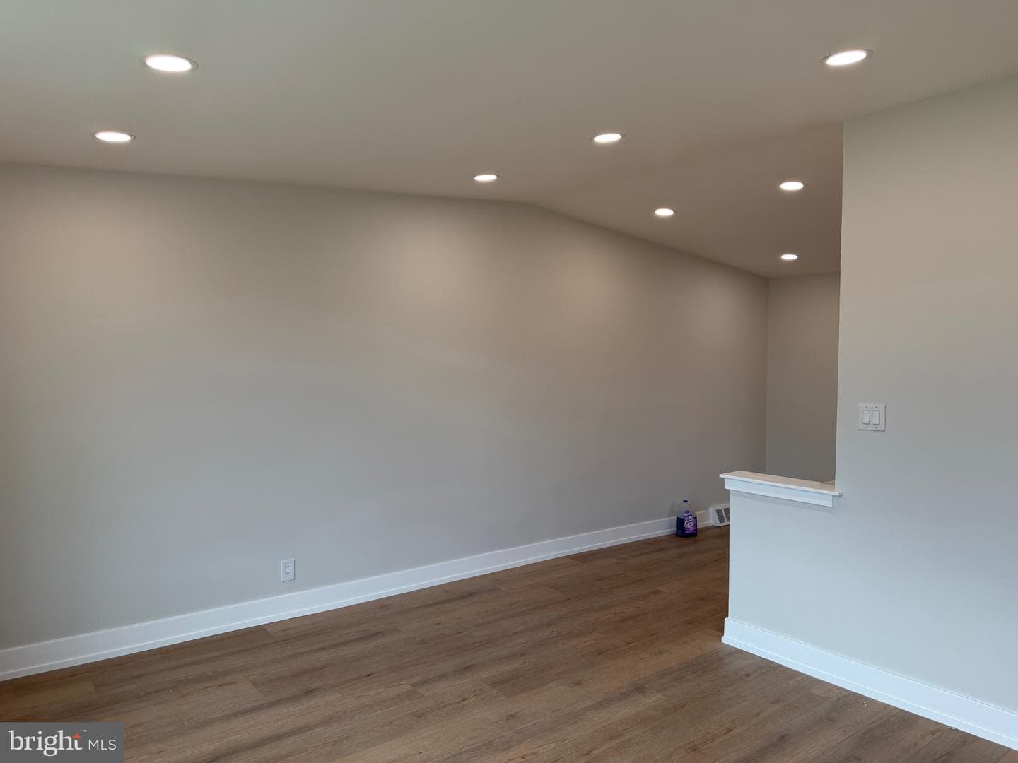 7554 Forrest Avenue photo 8