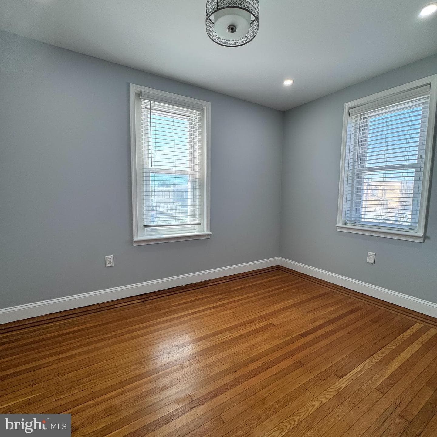 3367 Edgemont Street photo 16