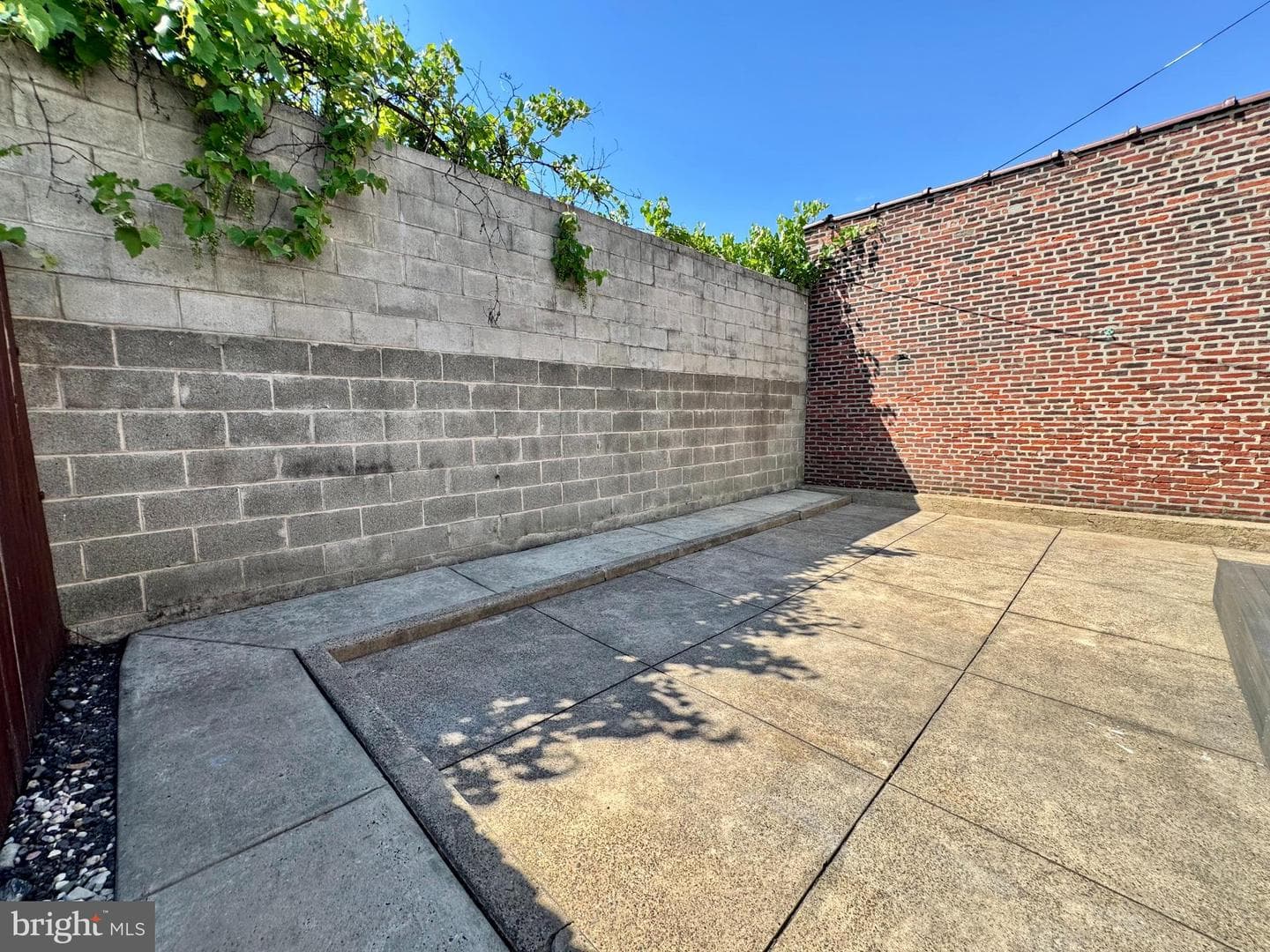 3367 Edgemont Street photo 22