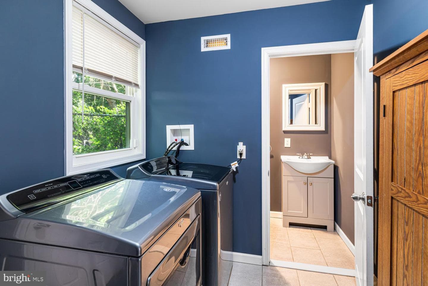 159 E Mayland Street photo 11