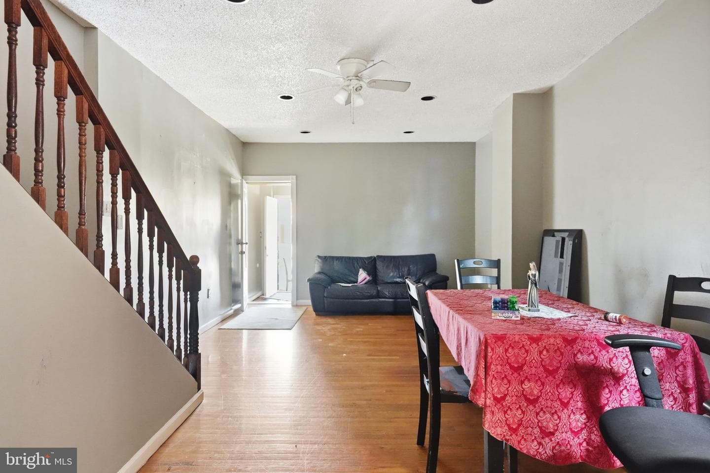 7277 Saybrook Avenue photo 11