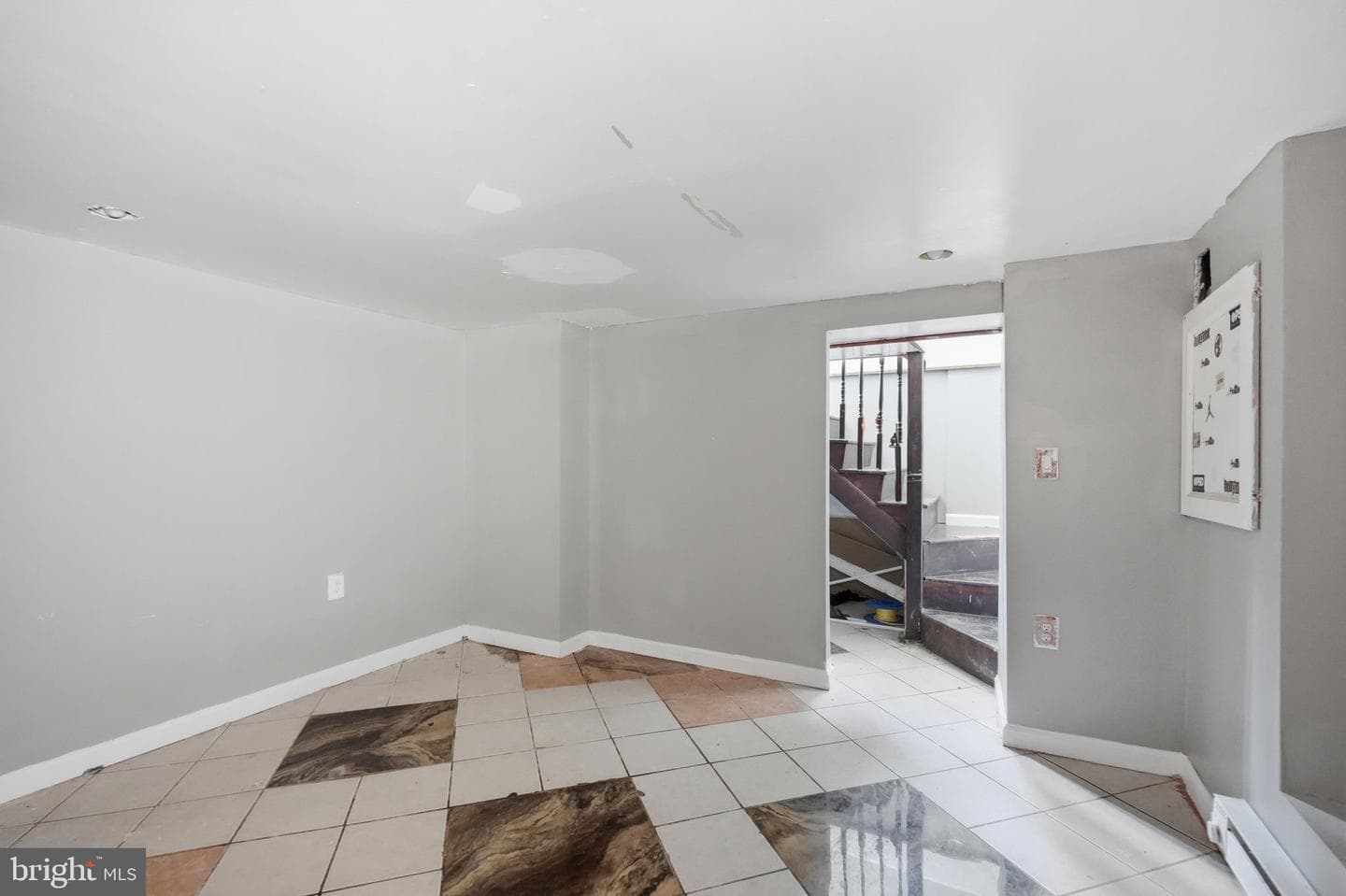 7277 Saybrook Avenue photo 29