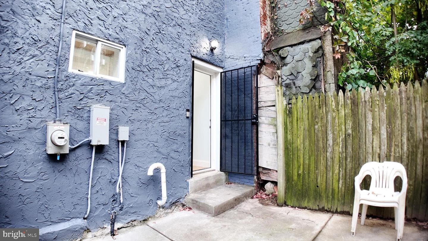 1954 N Napa Street photo 24