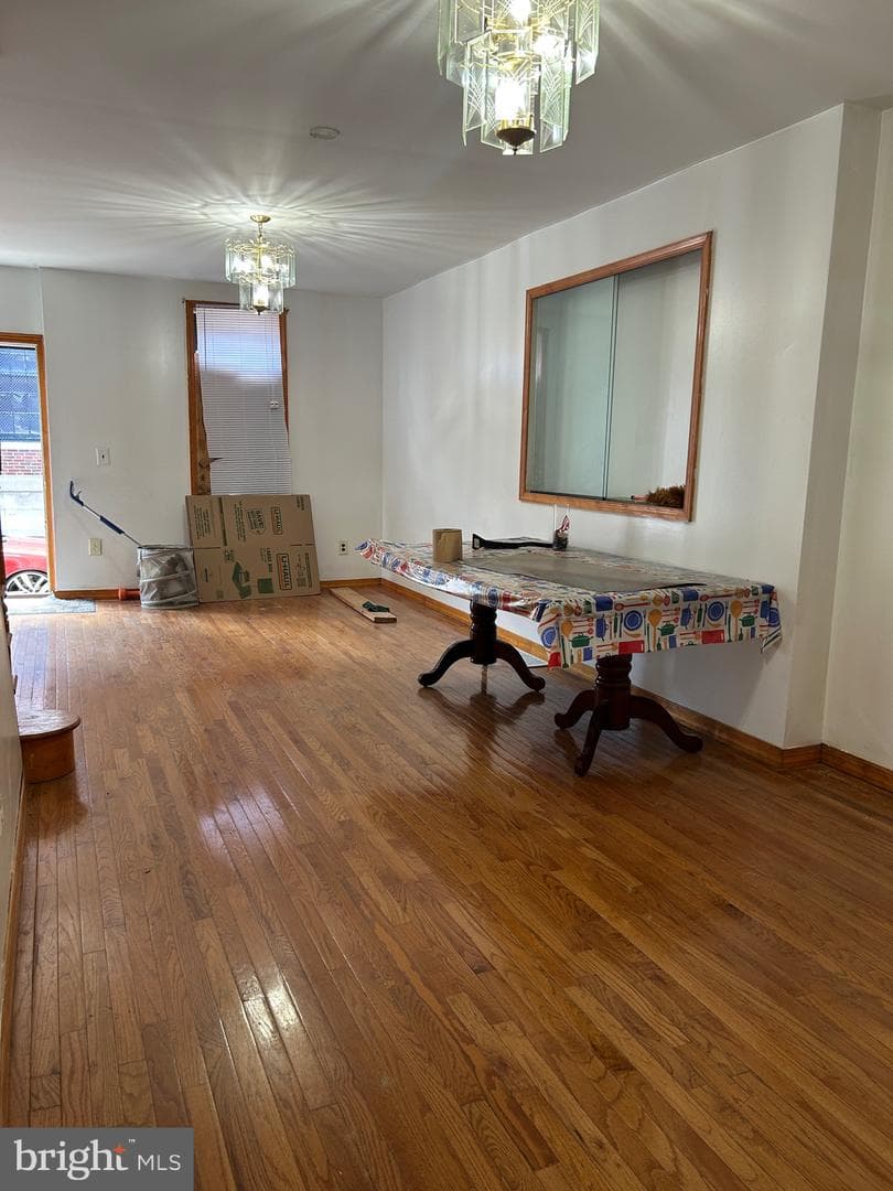 1813 E Hazzard Street photo 3