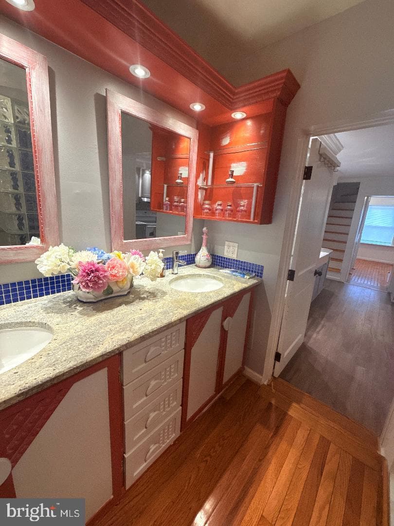4750 Mercer Street photo 22