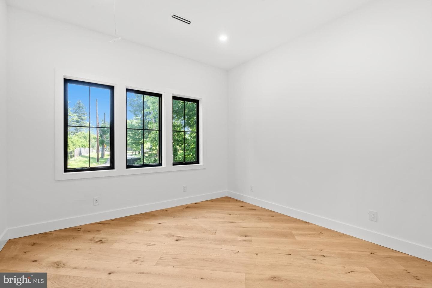9402 Meadowbrook Avenue photo 33