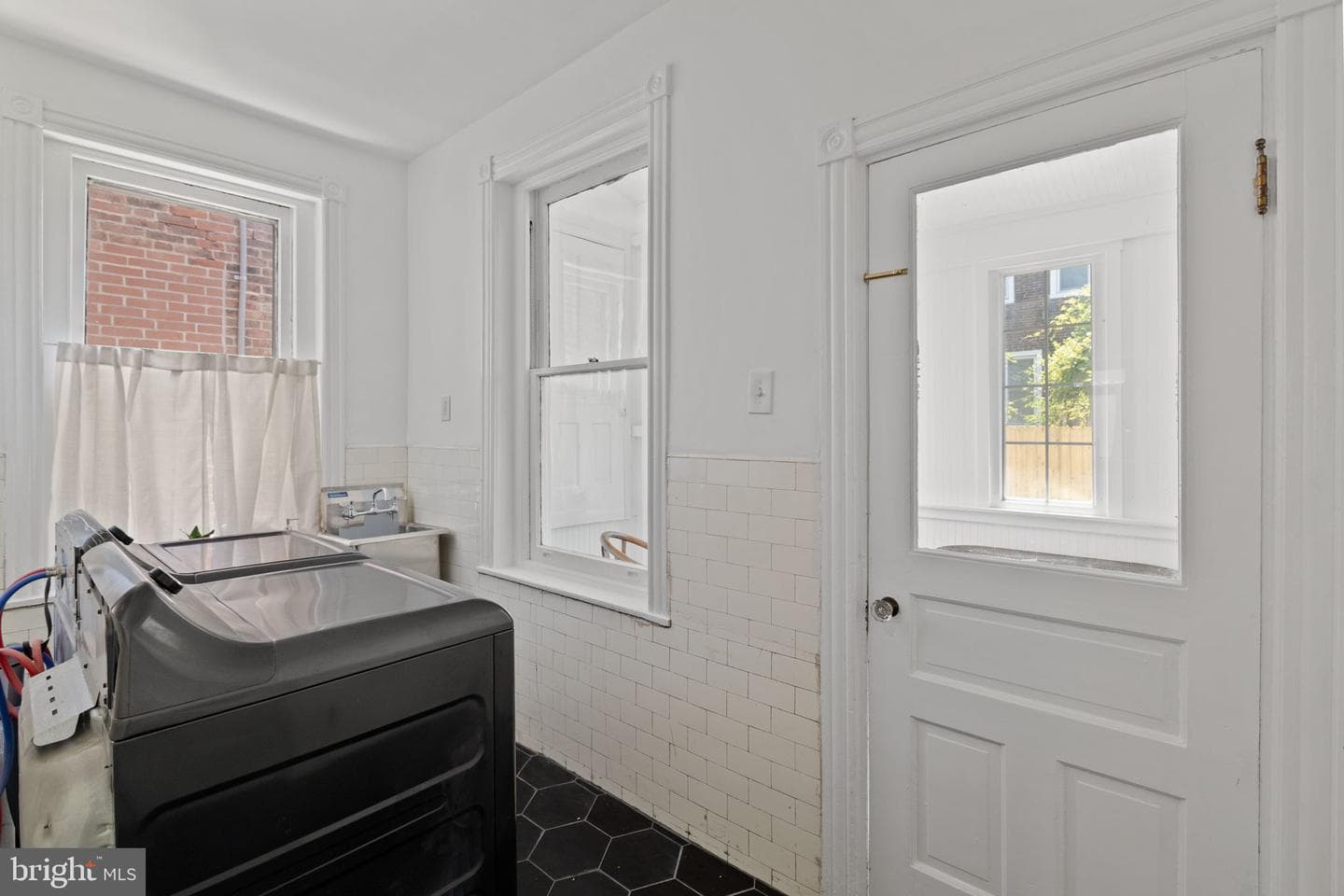 5110 Greene Street photo 23