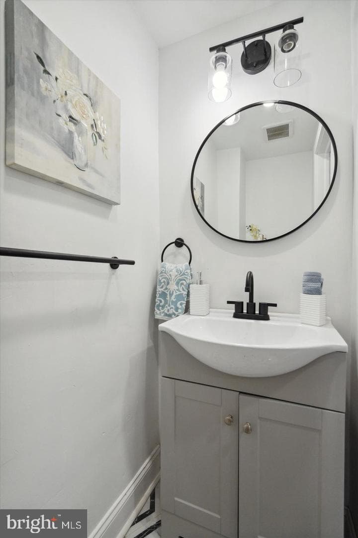 5327 W Oxford Street photo 15
