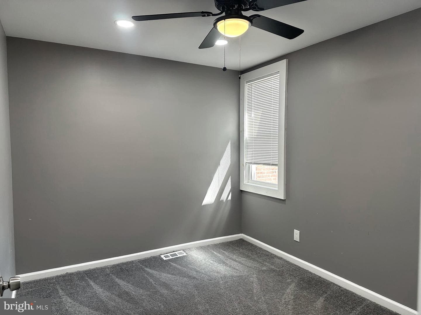 1438 Knorr Street photo 10