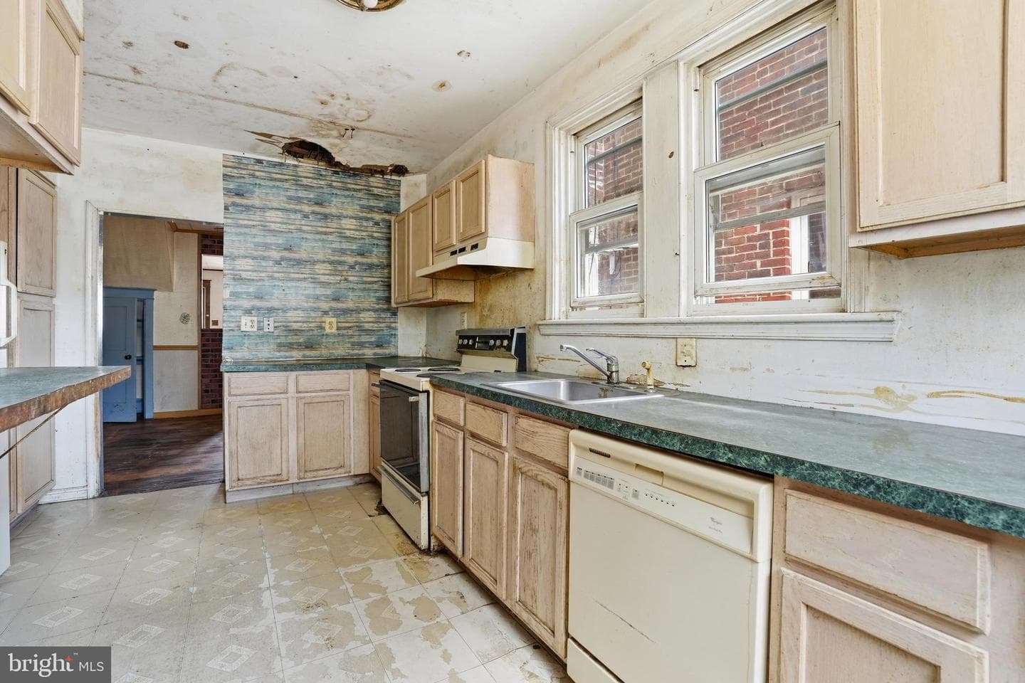 6154 Walker Street photo 10