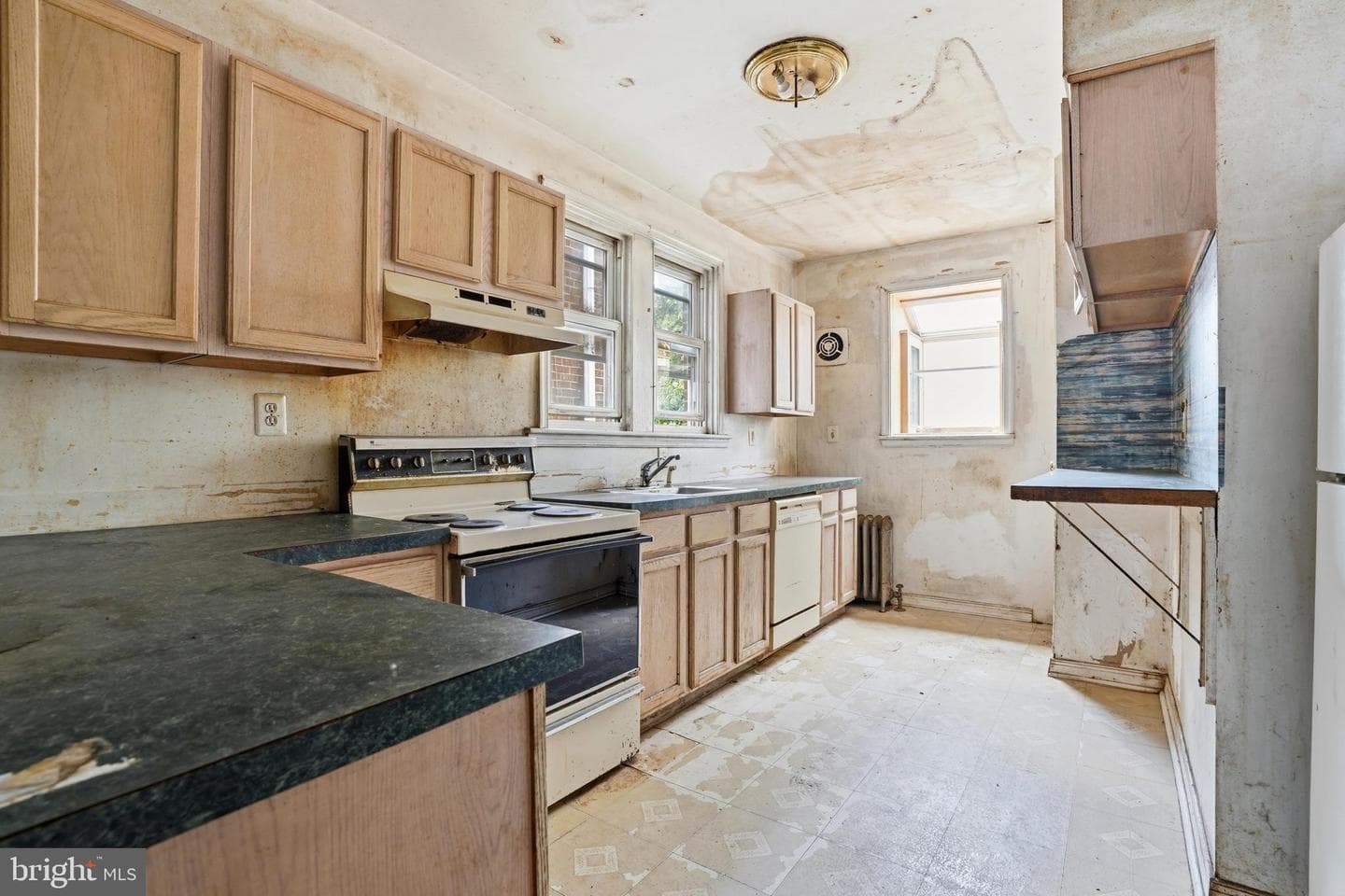 6154 Walker Street photo 8