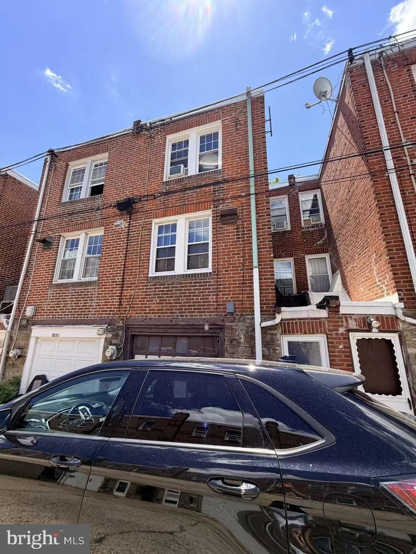 3229 Wellington Street photo 16