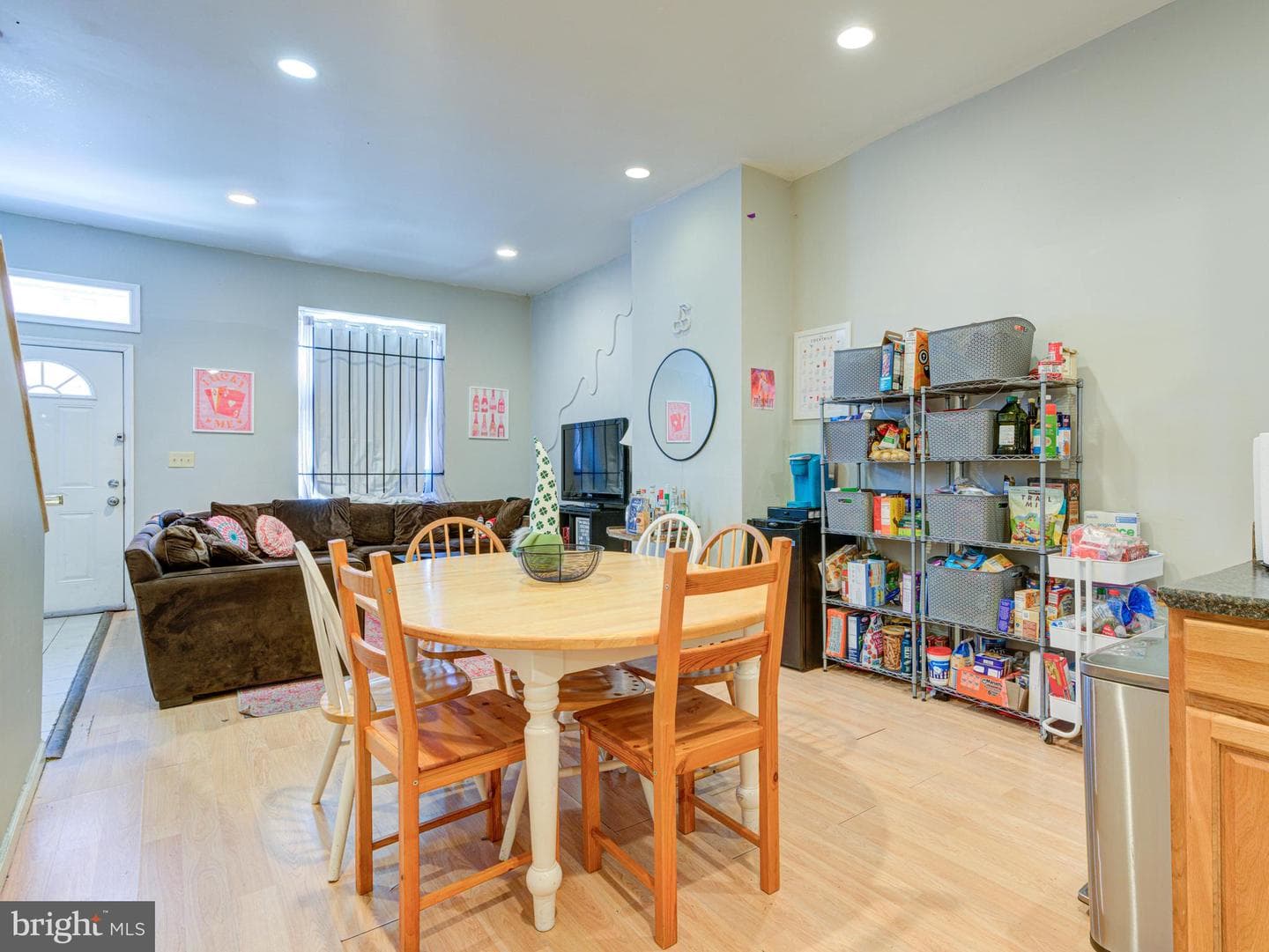 1842 N Willington Street photo 3