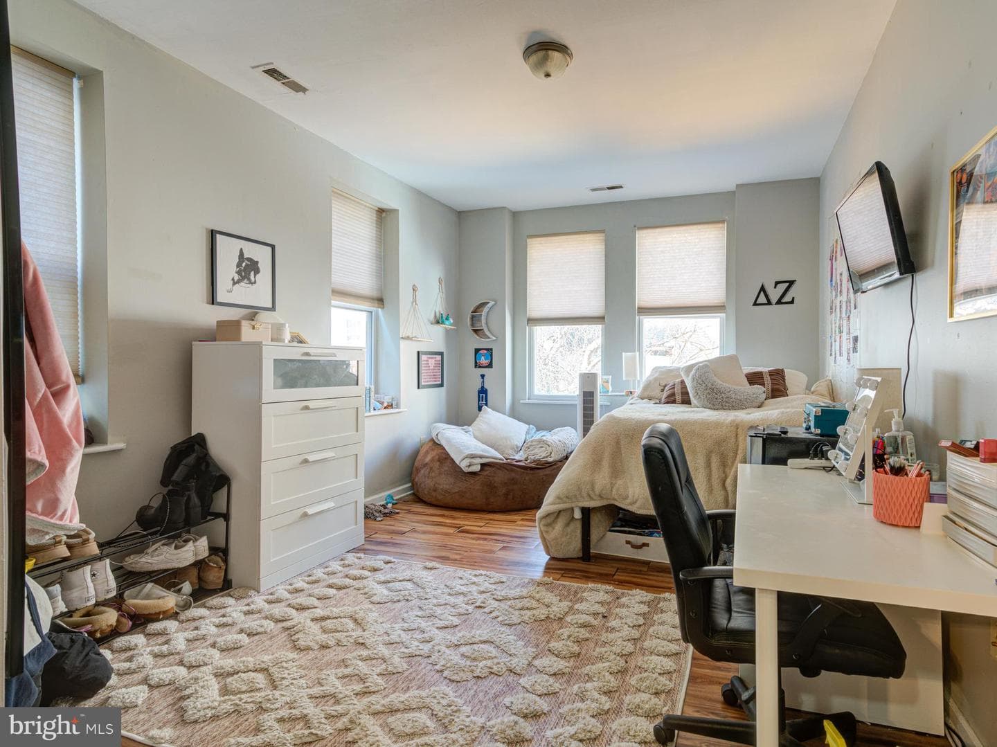 1842 N Willington Street photo 8